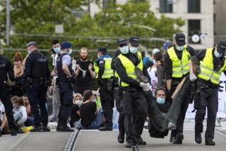 La police était finalement intervenue après plusieurs heures de blocage pour emmener les activistes (archives).